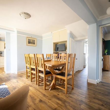 נאירן Seaview House - A Traditional Home By The Beach מראה חיצוני תמונה